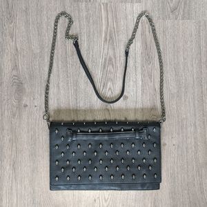 ☠️ Le Chateau Vegan Leather Skull Stud Purse